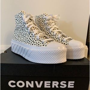 Platform Women’s Converse - sz 9